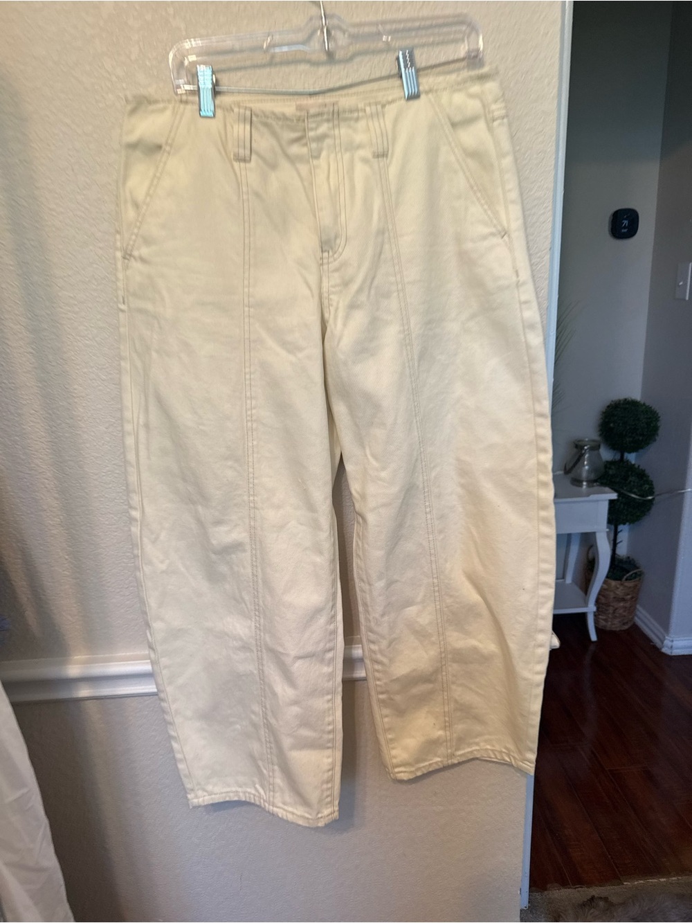 Size 10 universal thread barrel jeans - Picture 3 of 6